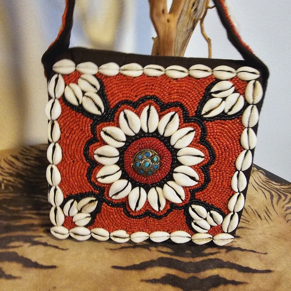 GHANA Handmade Cowrie Shell Red Beaded Canvas Handbag Vintage - Picture 2 of 5